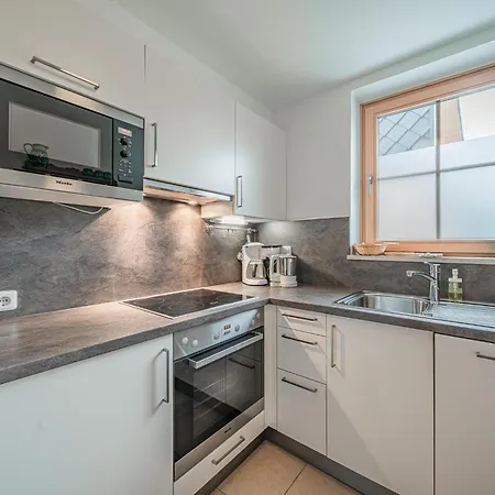 Roeck Ib Apartment